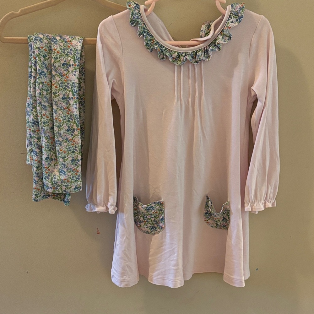 The Proper Peony Floral Accent Pink Tunic with Pockets and leggings 4T